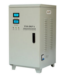 Stabilizzatore automatico 5kva, CA di tensione di serie del TND 3 alta precisione del regolatore di tensione 220v di fase